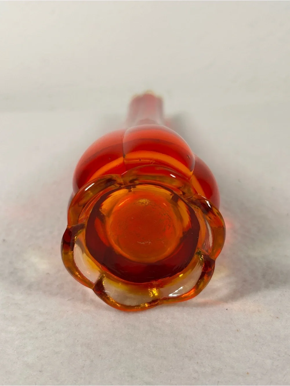 LE Smith Swung Vase Glass Stretch Red Amberina 12